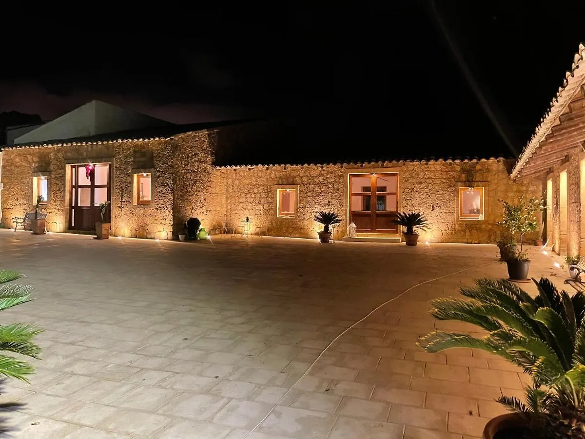 Masseria Santa Barbara 卡尔塔尼塞塔